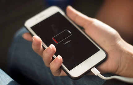 móvil cargando - prolongar la batería de tu Android